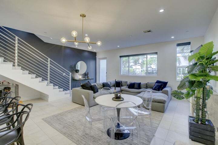 Building Photo - 1045 NE 18th Ave