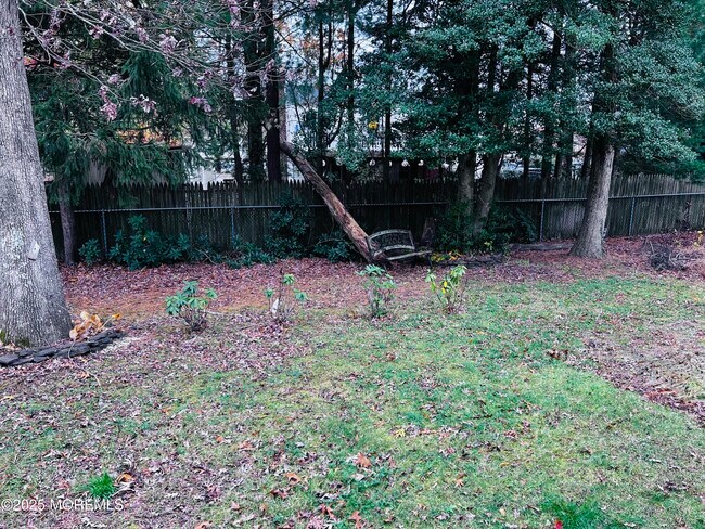 Building Photo - 891 Raleigh Dr