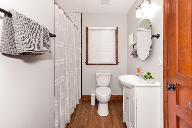 Building Photo - 2806 Union Dr NW