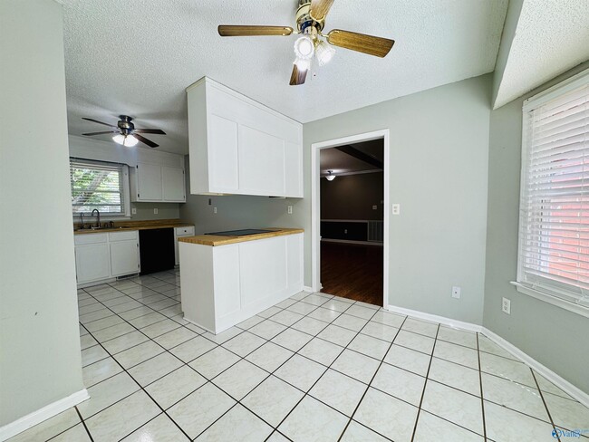 Building Photo - 268 Pops Corner