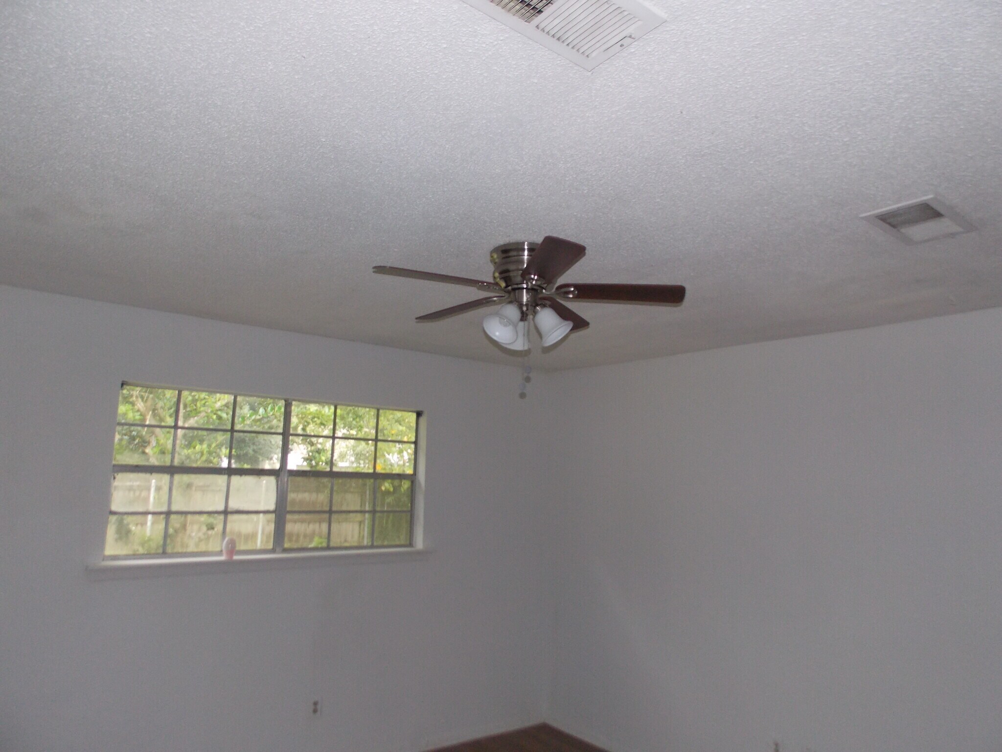 Building Photo - 106 Bard Cir