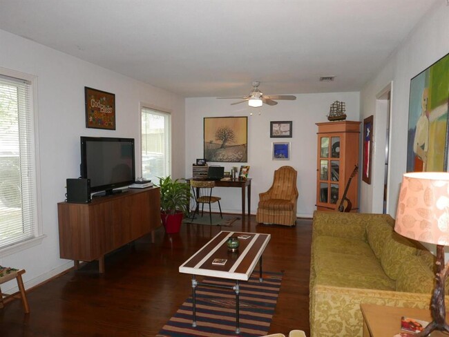 Building Photo - 1406 Caywood Ln