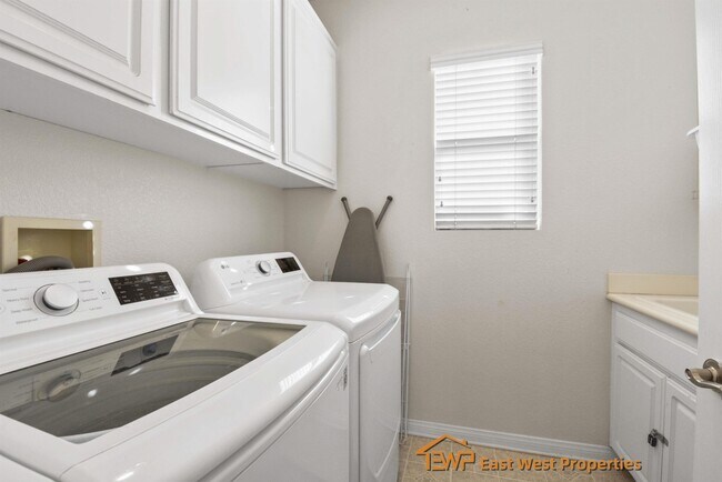 Building Photo - 1220 Cabernet Cir