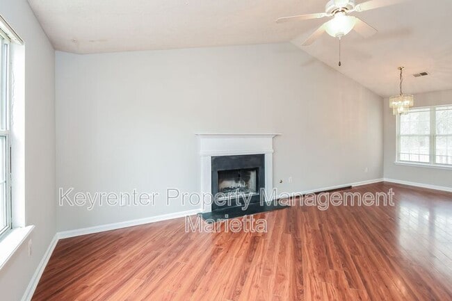 Building Photo - 4819 Lake Park Terrace