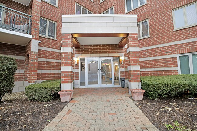 Building Photo - 6400 W Berteau Ave