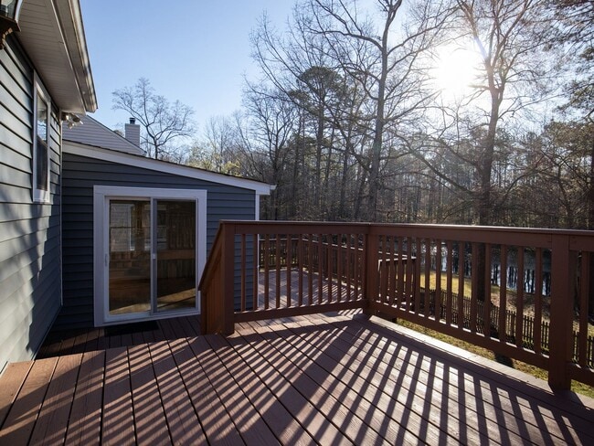 Building Photo - Move in ready 3 bedroom home