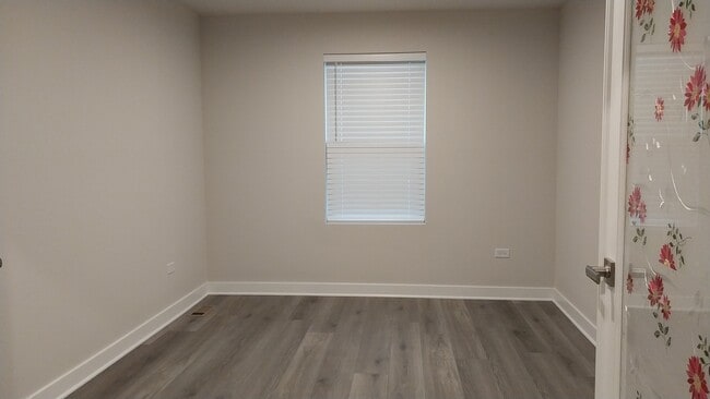 Building Photo - 121 Cornerstone Dr