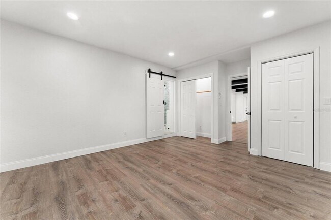 Building Photo - 2203 Nottingham Rd