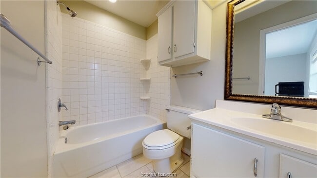 Building Photo - 1003 Val Verde Dr