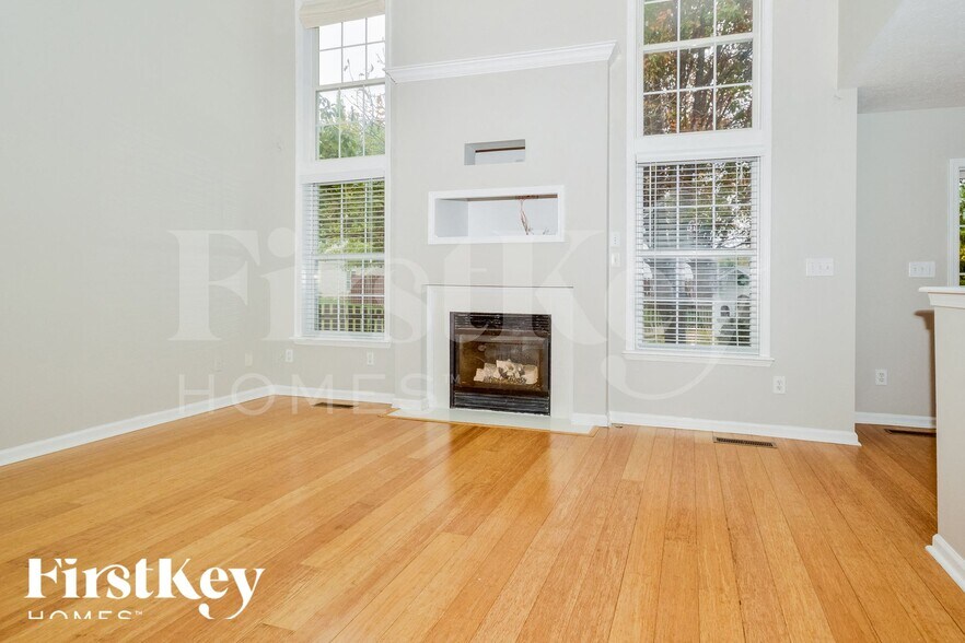 Building Photo - 7081 Village Oaks Dr