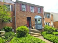 Building Photo - Fabulous 3BR/3.5BA Potomac Townhome, in Inverness Knolls!!