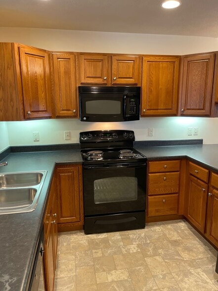 Building Photo - 1230 Trail Ridge Rd