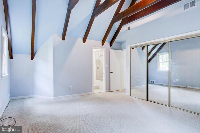 Building Photo - Palisades Gem Ready for Immediate Move-in!!