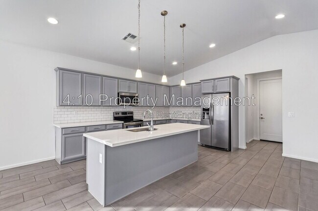 Building Photo - 2435 N 27th St