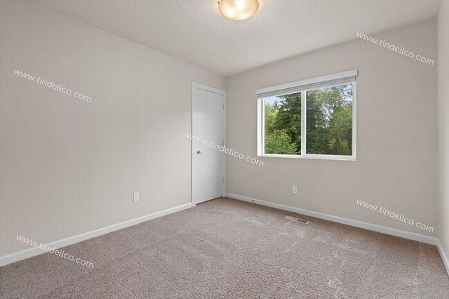Building Photo - Modern 3-Bedroom Home with Spacious Bonus Room in Desirable Happy Valley!