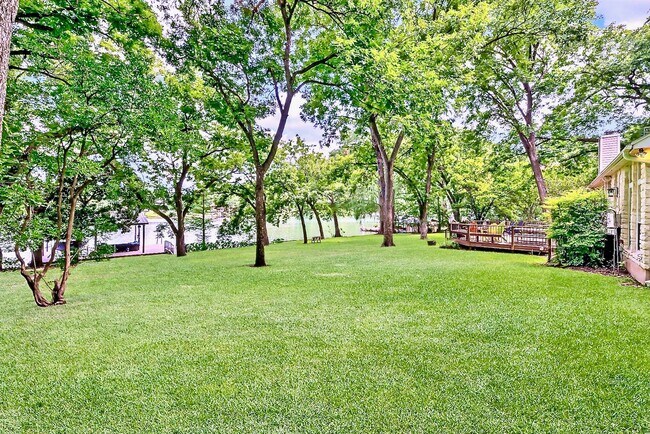 Building Photo - *** Lake Austin House * Waterfront * Lush 2 Acre Yard w/ Boat Dock * Pet Friendly * Fully Furnish...