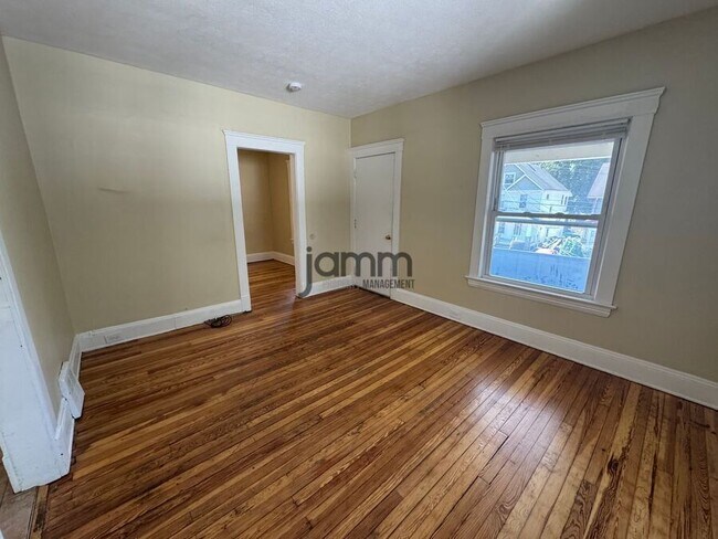 Building Photo - 3300 Altoona Rd