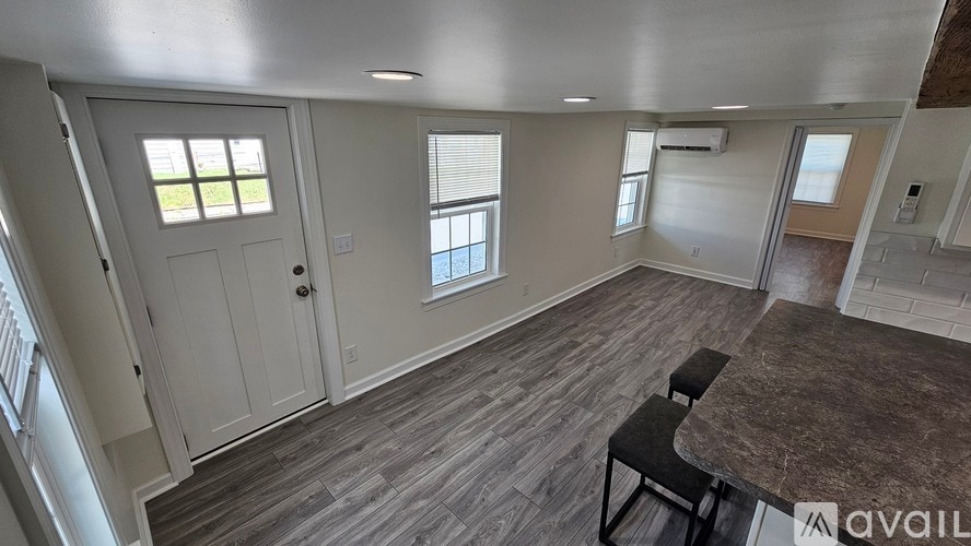 Building Photo - 115 John St