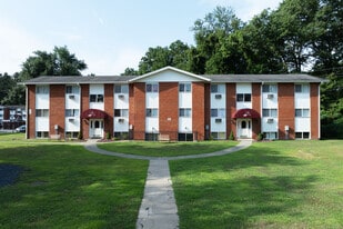 Building Photo - Royal Gardens at Kingston