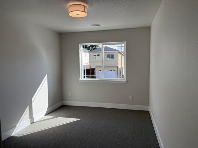 Building Photo - Beautiful Three Bedroom New Construction Home For Rent