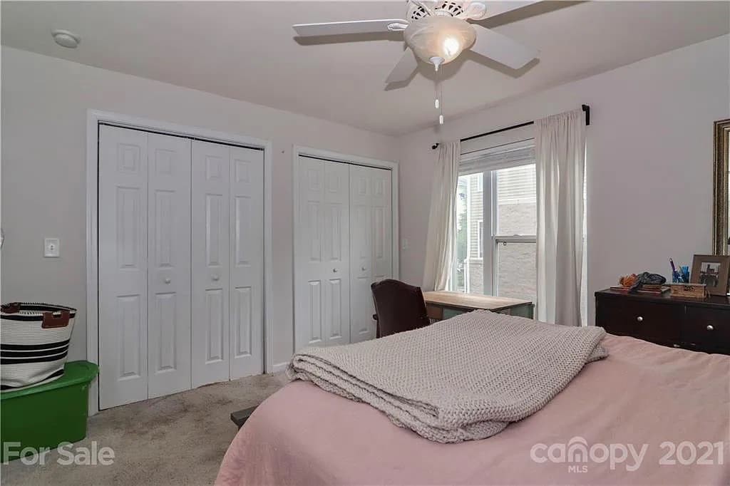 Building Photo - Room in Condo on Donatello Avenue