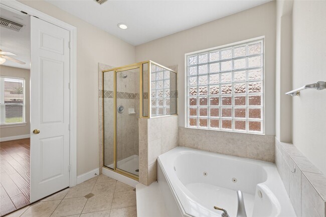 Building Photo - 6414 Pinewood Trace Ln