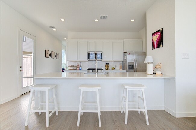 Building Photo - 21255 Doubtful Cyn Dr