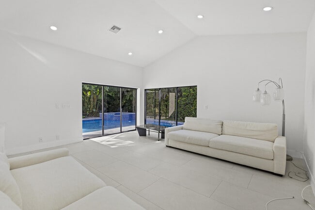 Building Photo - 4798 NW 25th Way