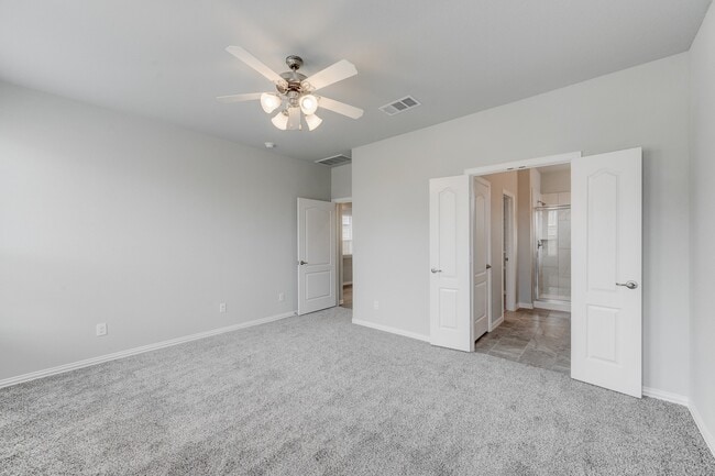 Building Photo - 1229 Red Hills Dr