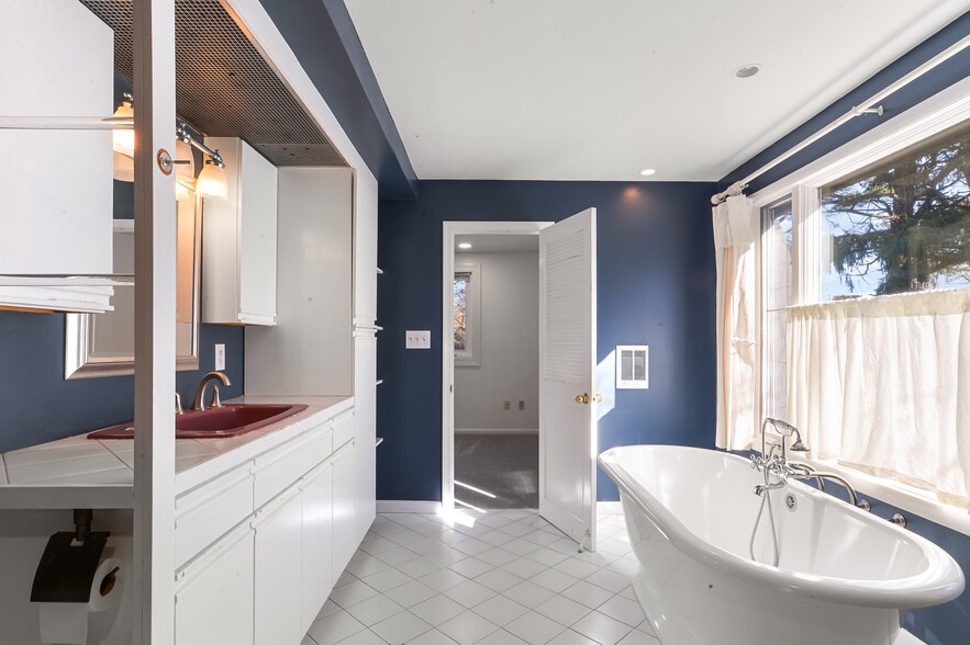 Building Photo - 2103 Laurel Brook Rd