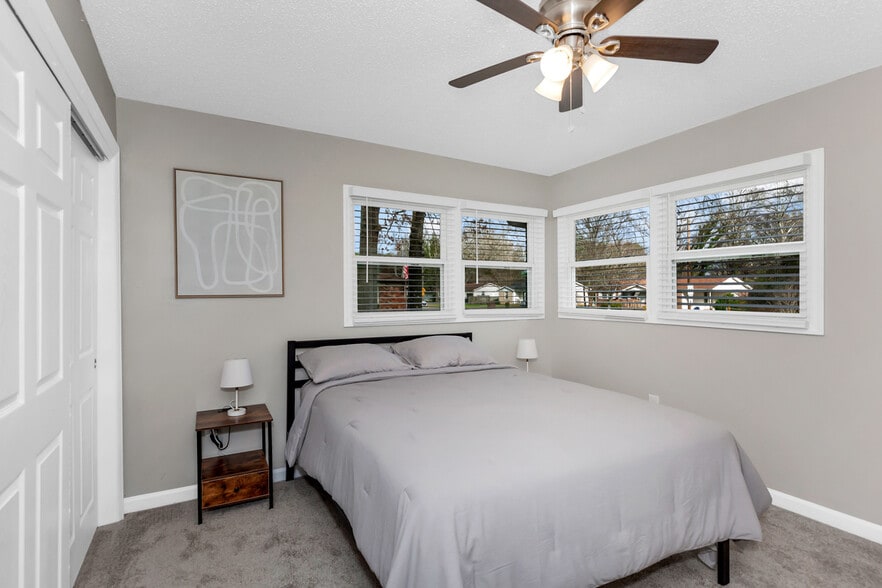 Building Photo - 2700 Sparkman Dr NW
