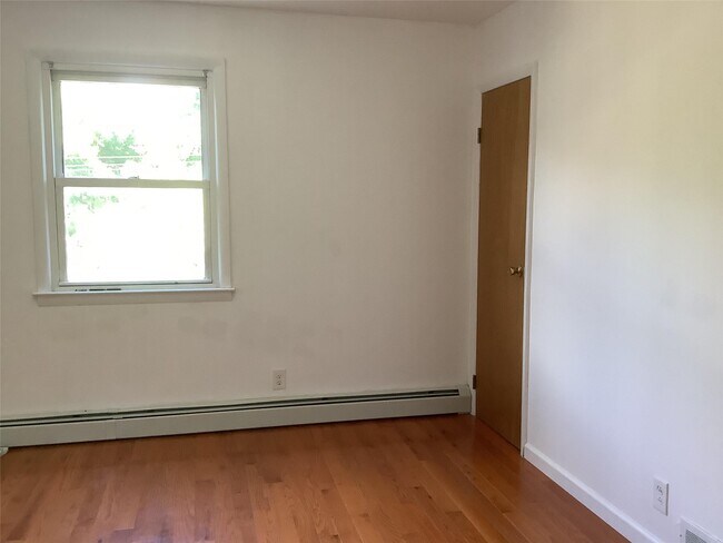Building Photo - 549 Almena Ave