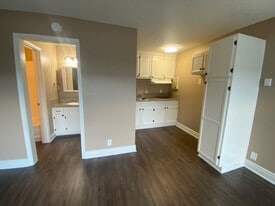Building Photo - 7466 Rosemead Apts