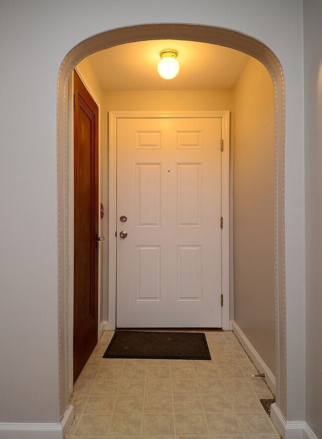 Building Photo - 2108 S 46th St