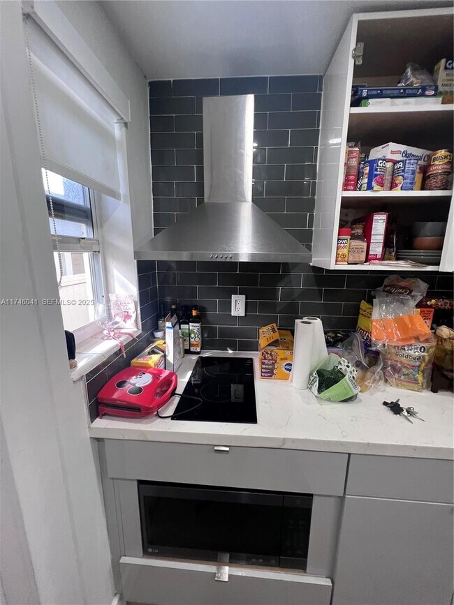 Building Photo - 944 Meridian Ave