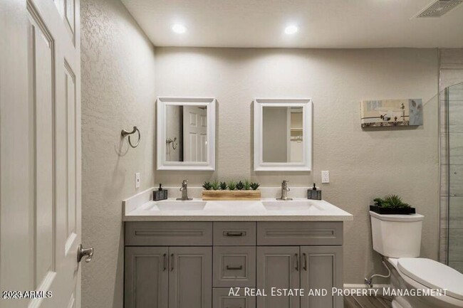 Building Photo - 3431 E Acoma Dr