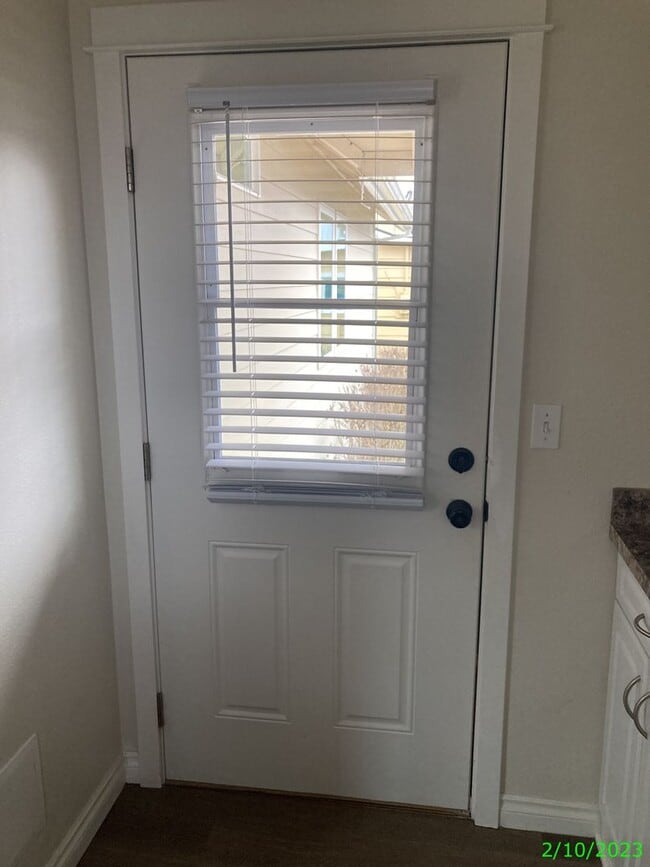 Building Photo - 1020 NE 12th St