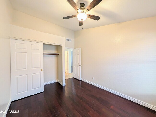 Building Photo - 5232 W Tonto Rd