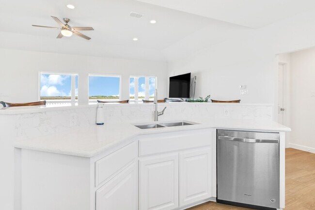 Building Photo - 747 Waypoint Dr