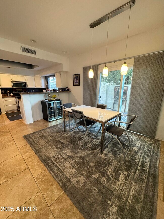 Building Photo - 8833 S 51st St