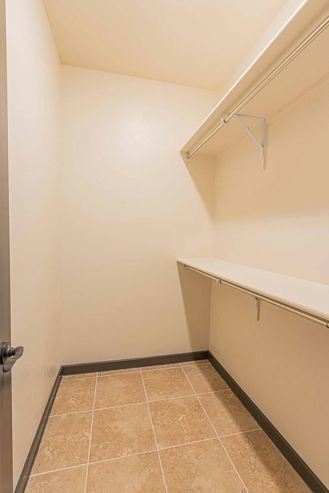 Building Photo - 9397 Senor Tedd Way