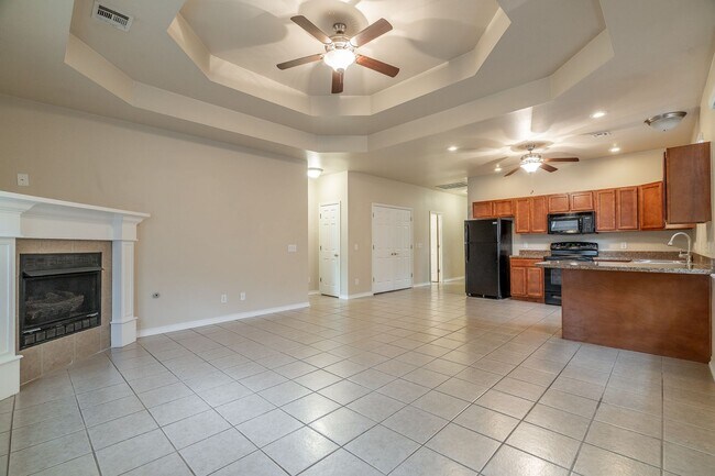 Building Photo - Dakota Trail 91/93