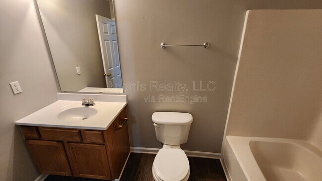Building Photo - 5749 Strathmoor Manor Cir