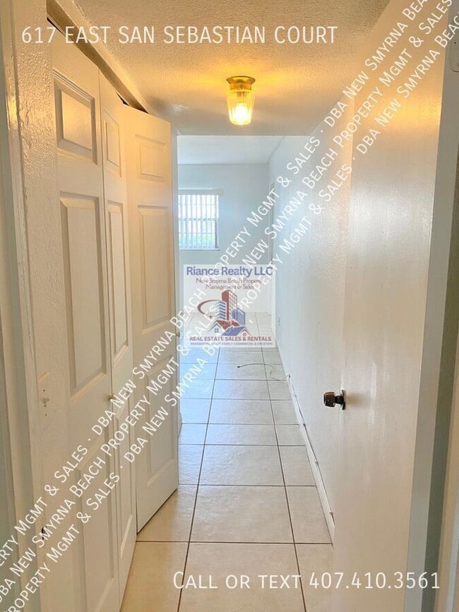 Building Photo - 617 E San Sebastian Ct