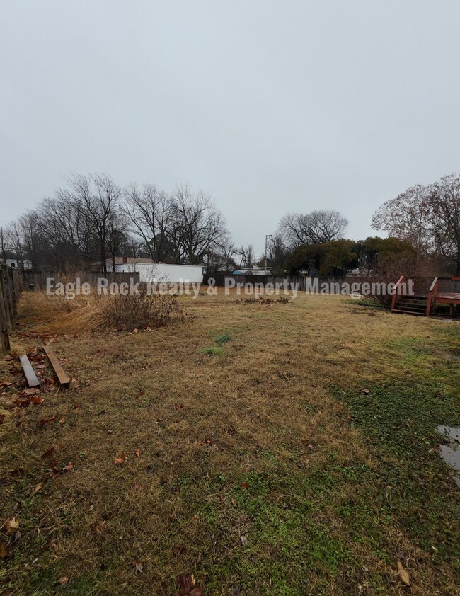 Building Photo - 1369 E 67th St