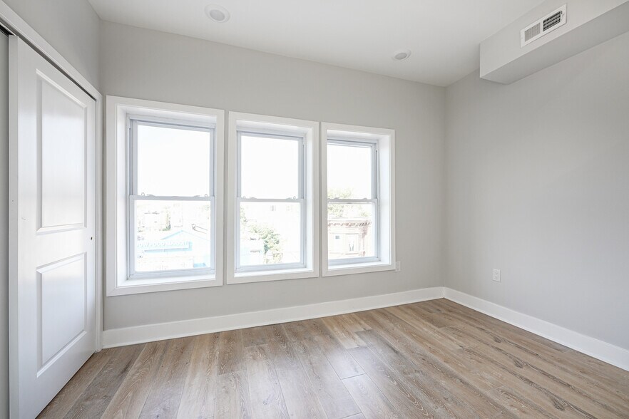 Building Photo - 1629 S 22nd St