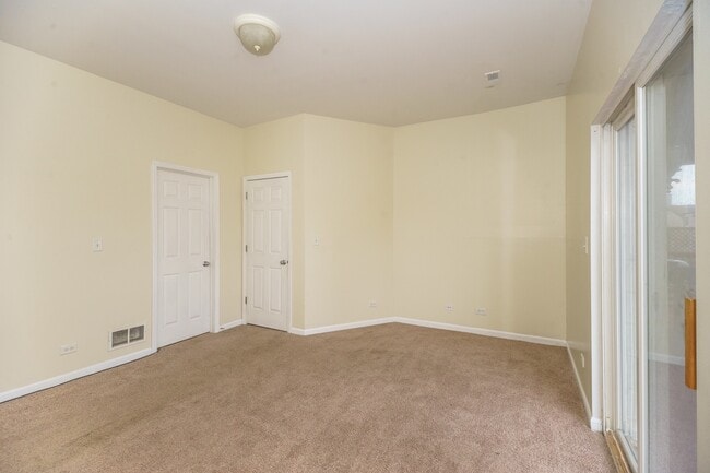 Building Photo - 4433 S Calumet Ave