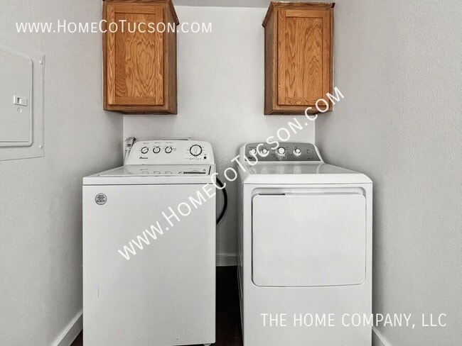 Building Photo - 5840 E Dakota Rd