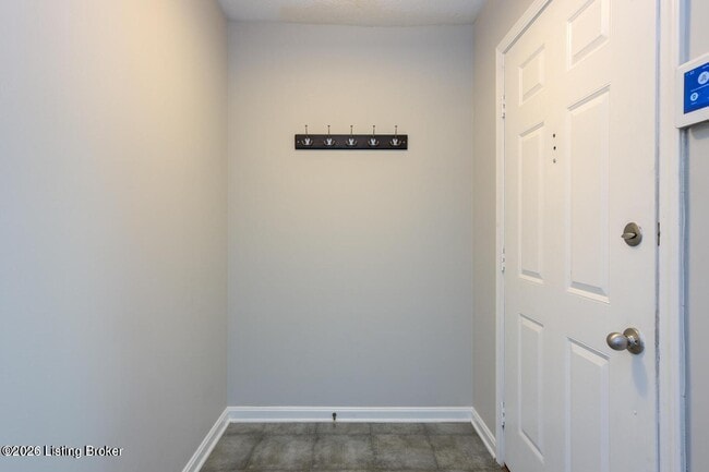 Building Photo - 10402 Timberwood Cir