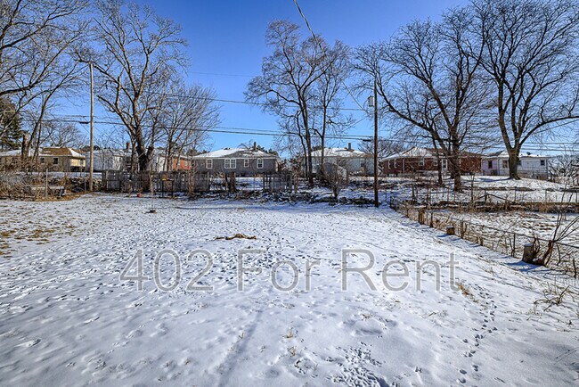 Building Photo - 5345 N 33rd Ave